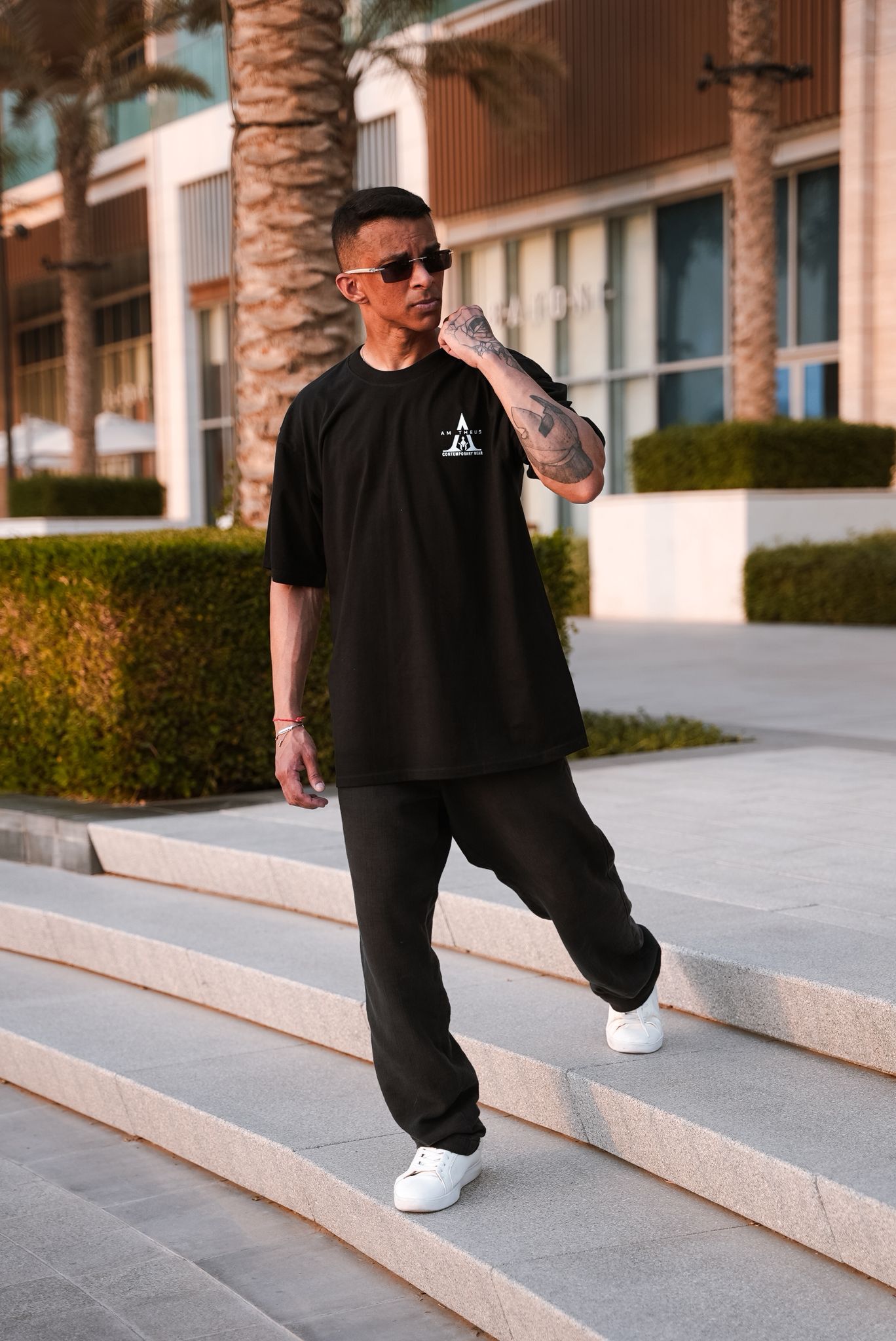 Black tshirt, dubai